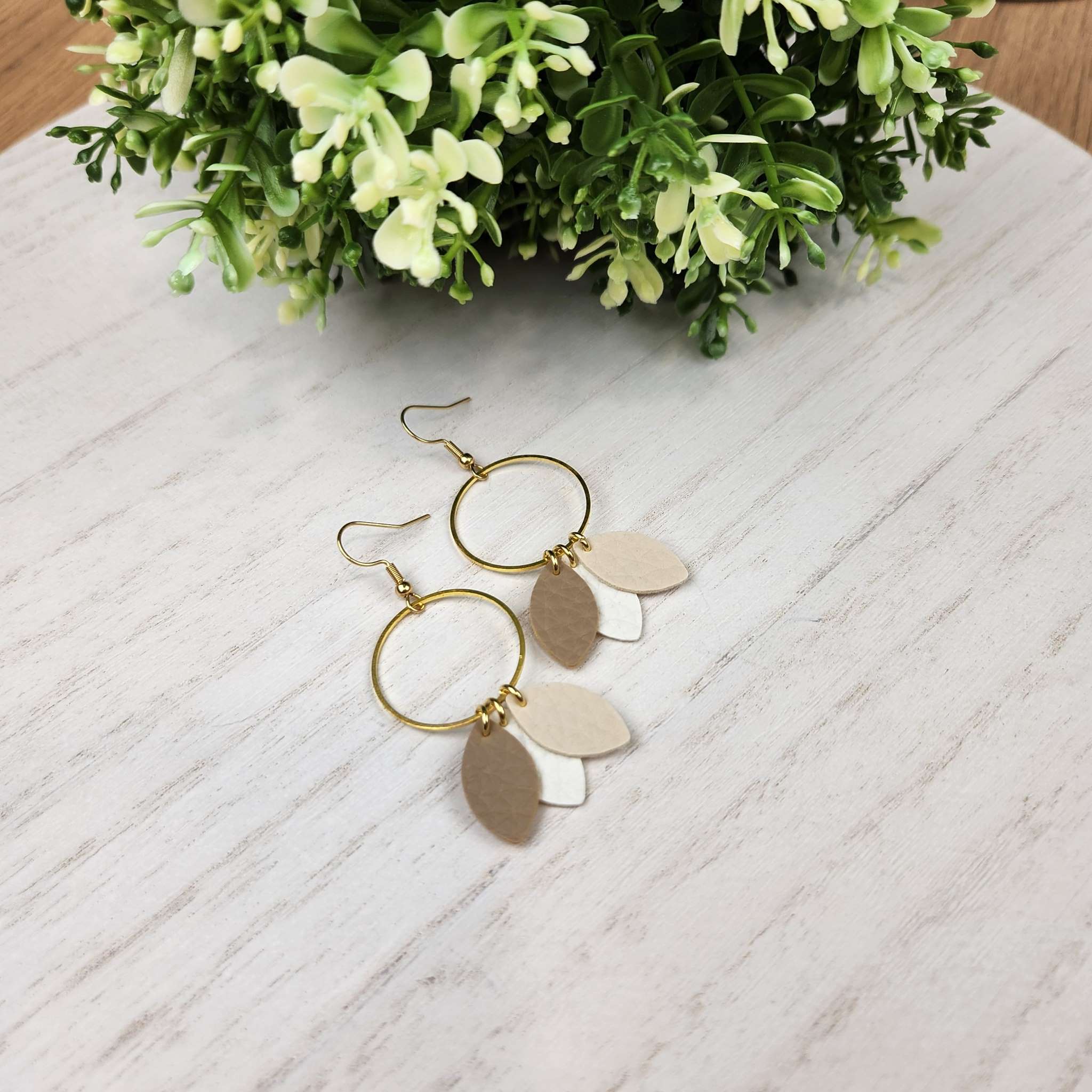 Sandy leaf hoop earrings. Hypoallergenic findings.