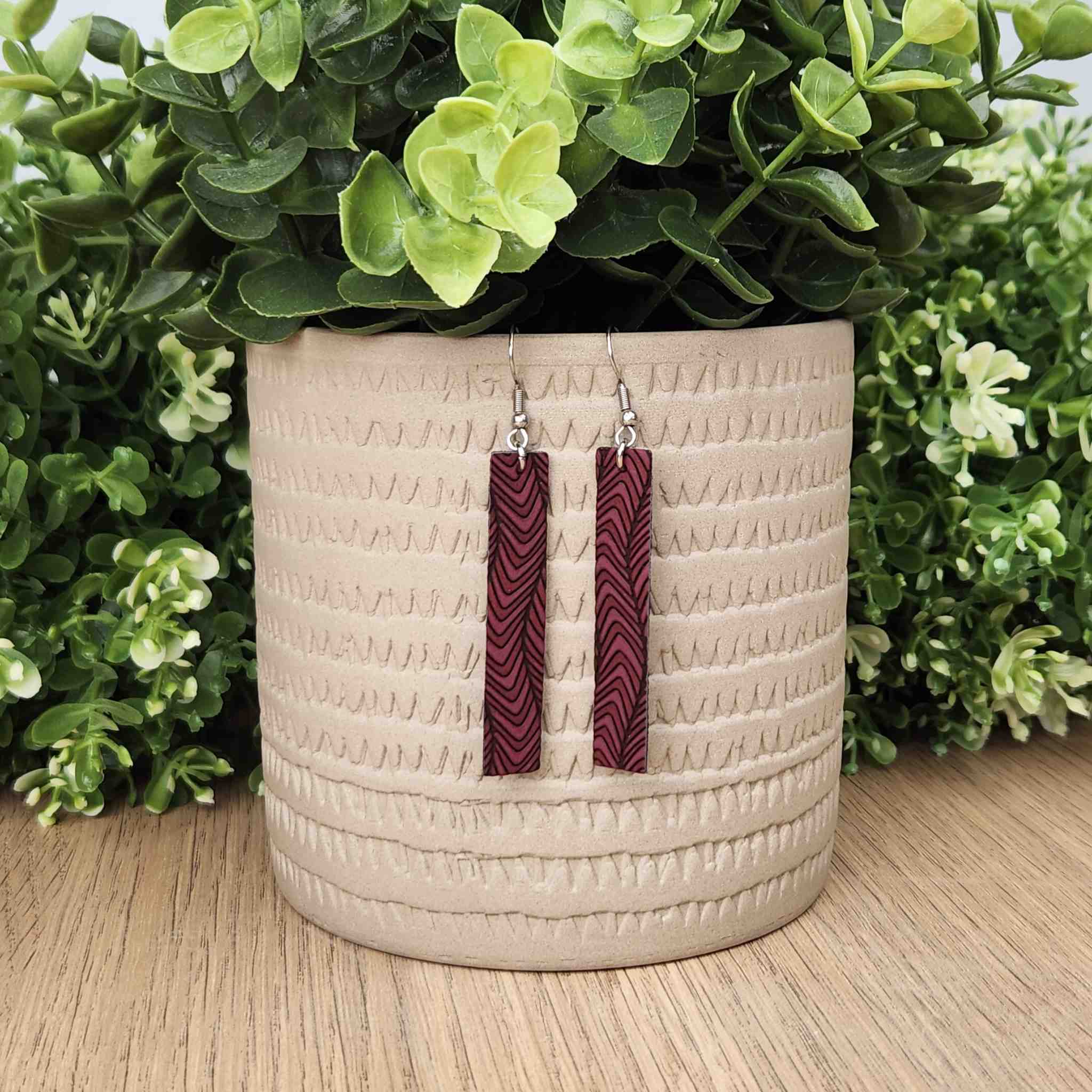 Burgundy bar earrings. Hypoallergenic findings. 